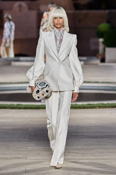Look 1